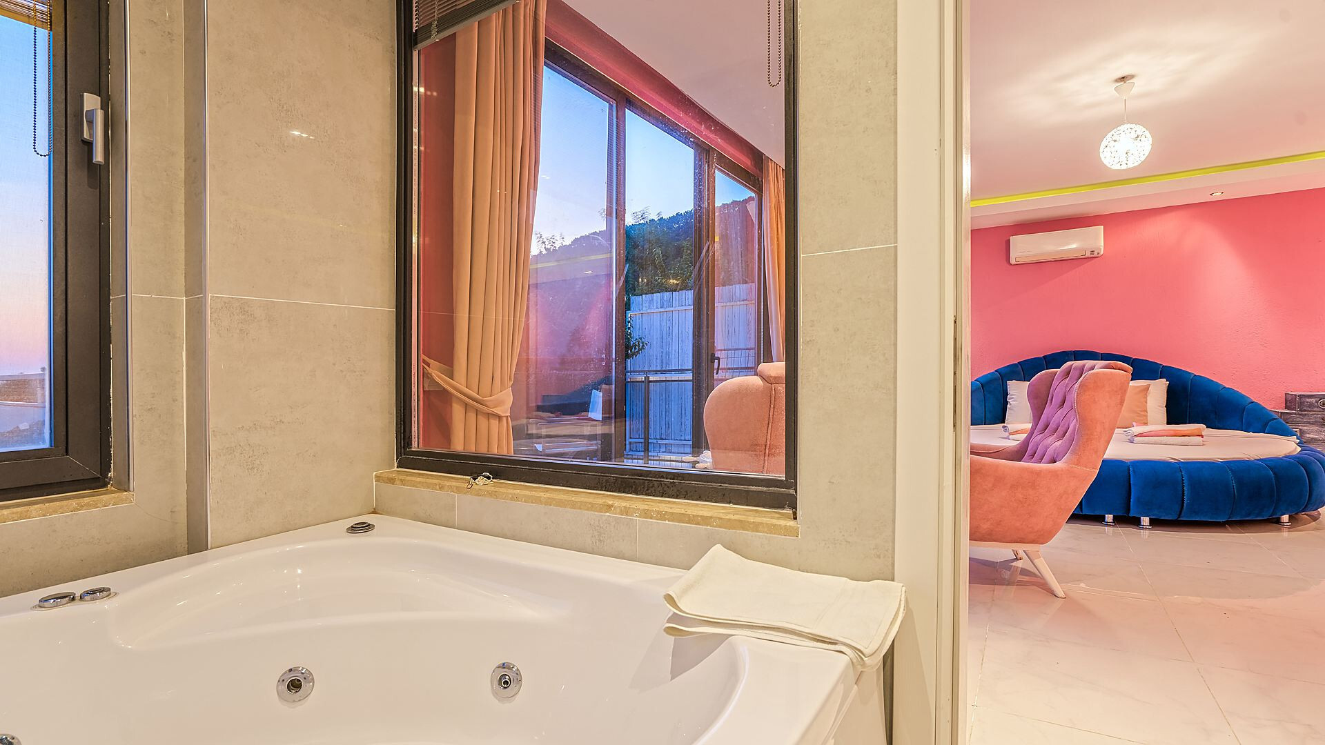 VBK31990 Villa Booking