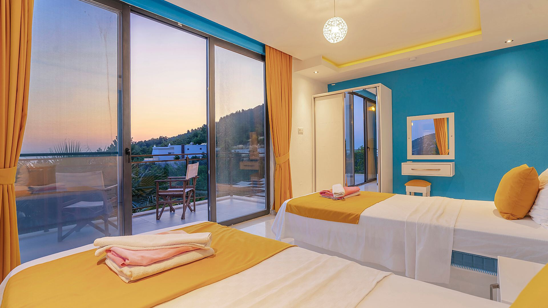 VBK31990 Villa Booking