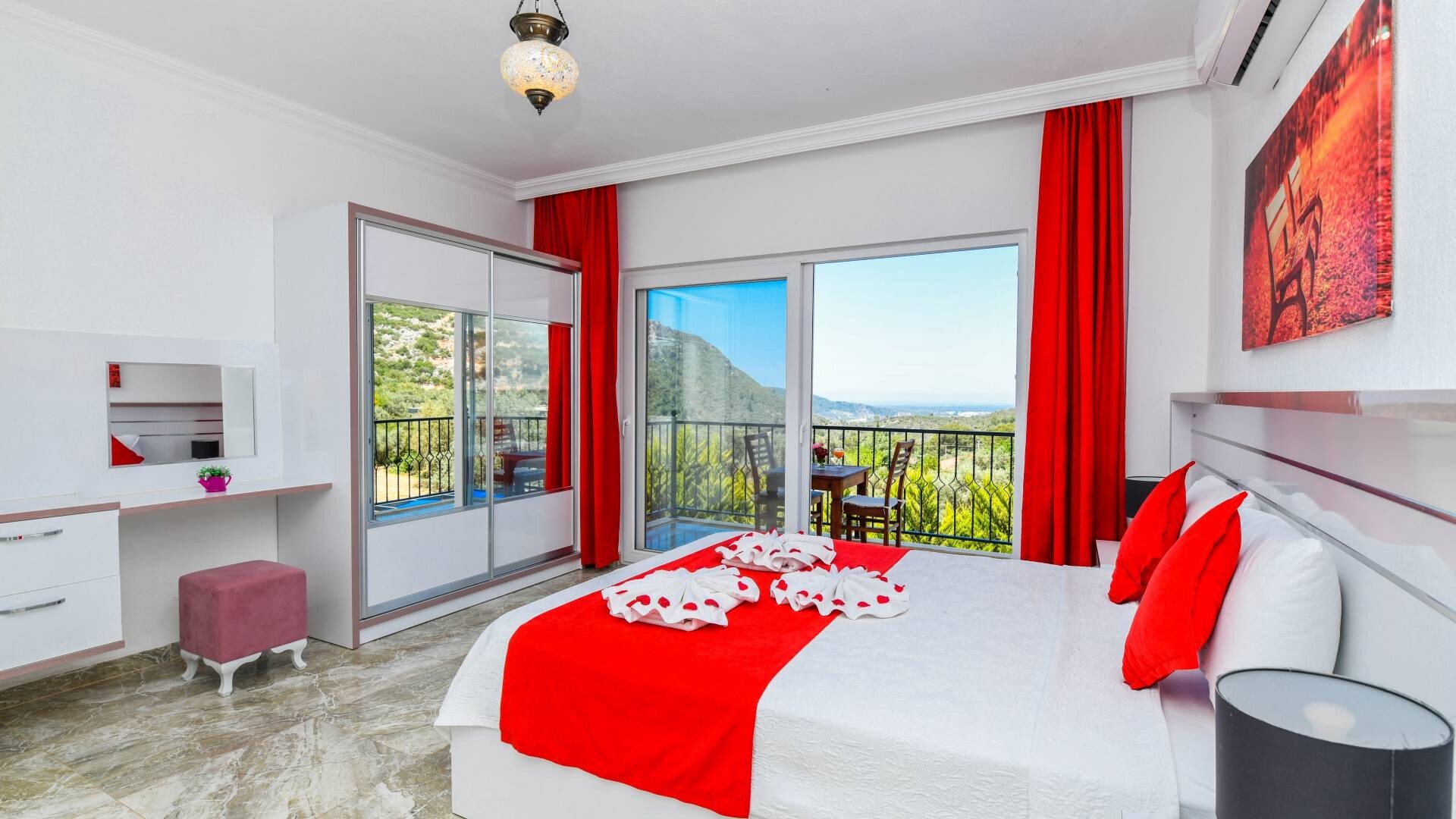 VBK71396 Villa Booking