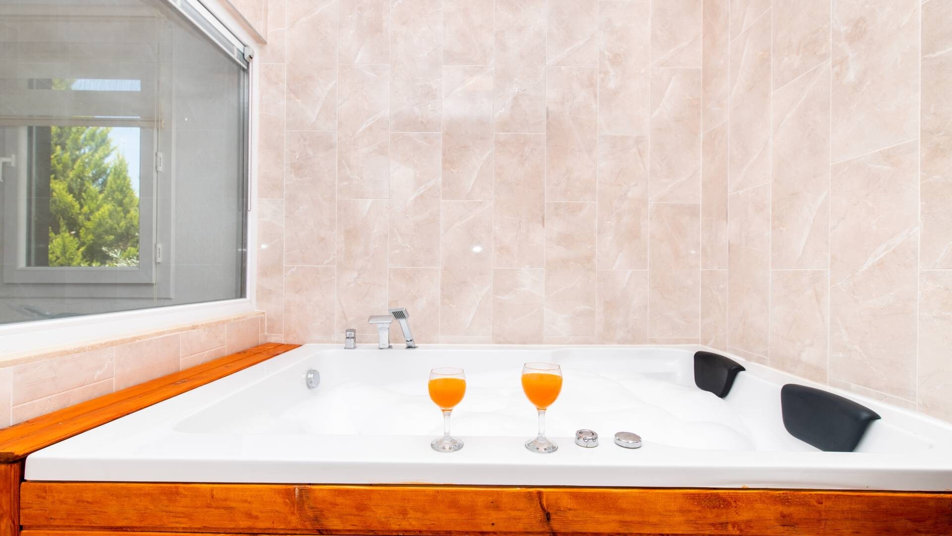VBK71396 Villa Booking