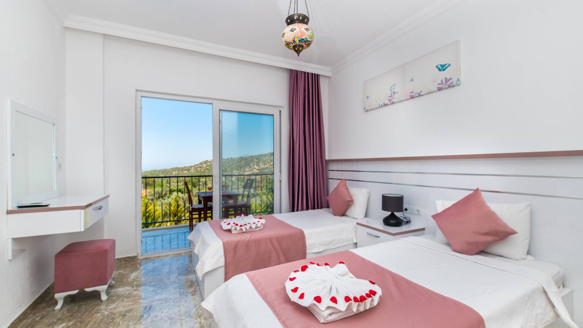 VBK71396 Villa Booking