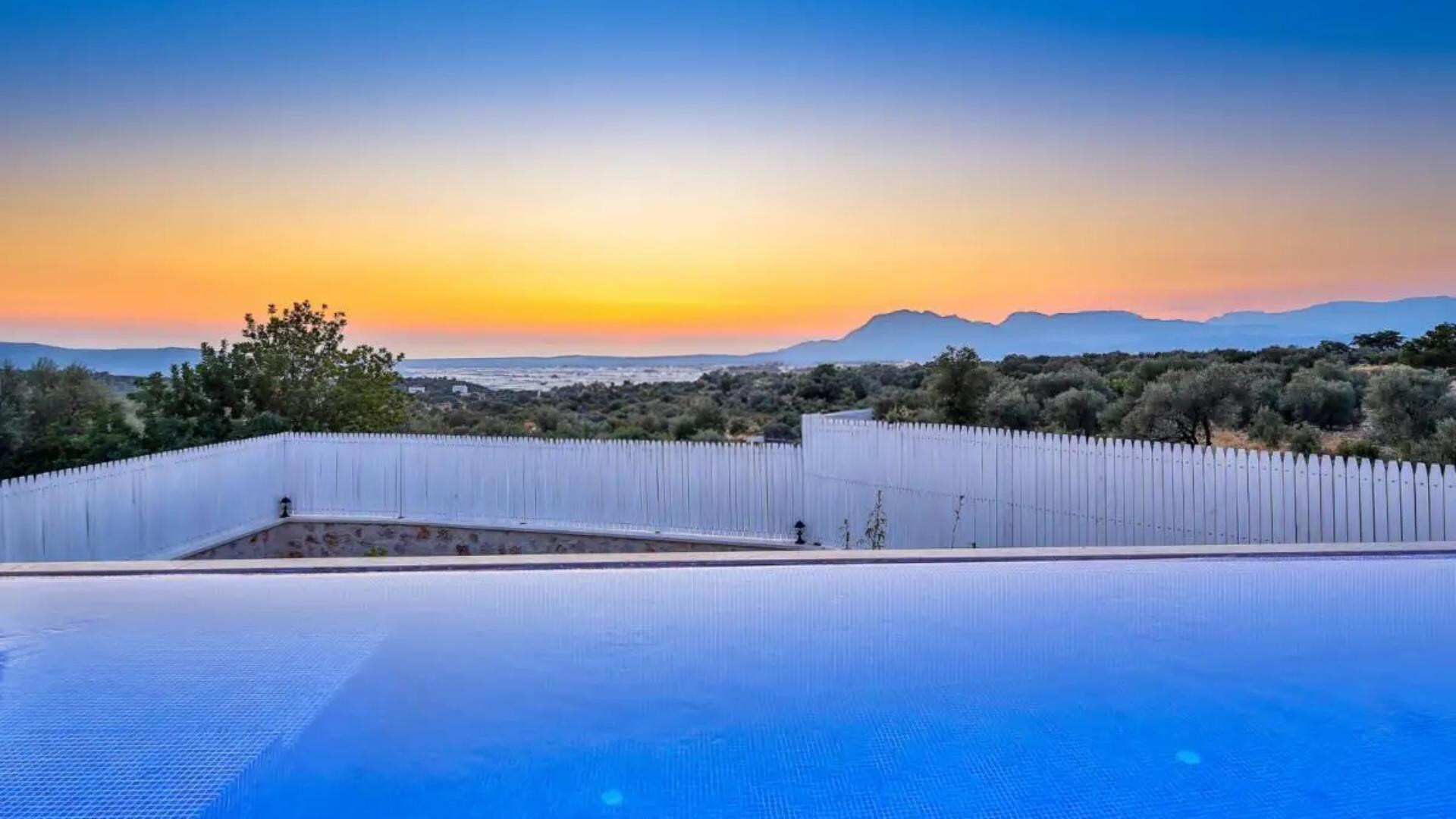 VBK15872 Villa Booking