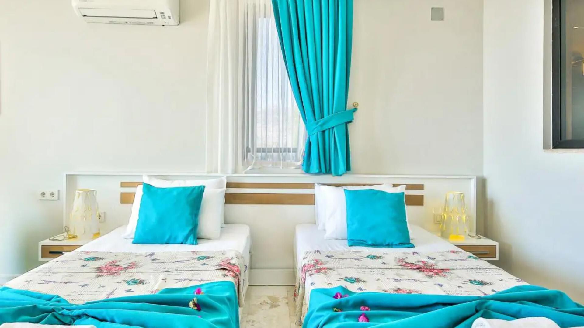 VBK15872 Villa Booking