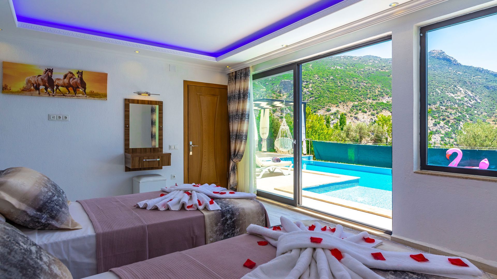 VBK53462 Villa Booking