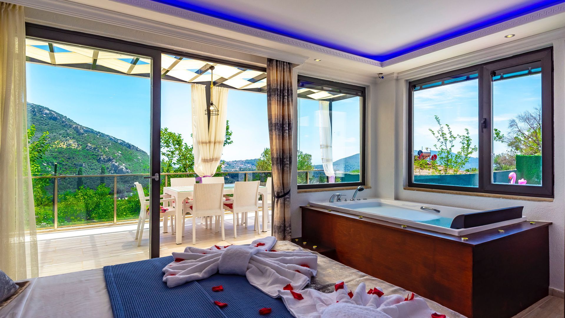 VBK53462 Villa Booking