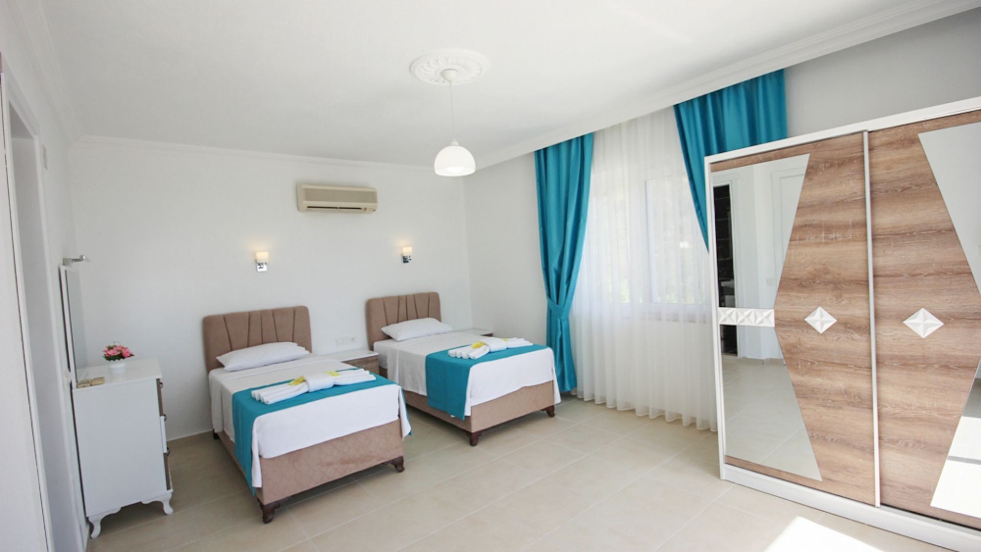 VBK22033 Villa Booking