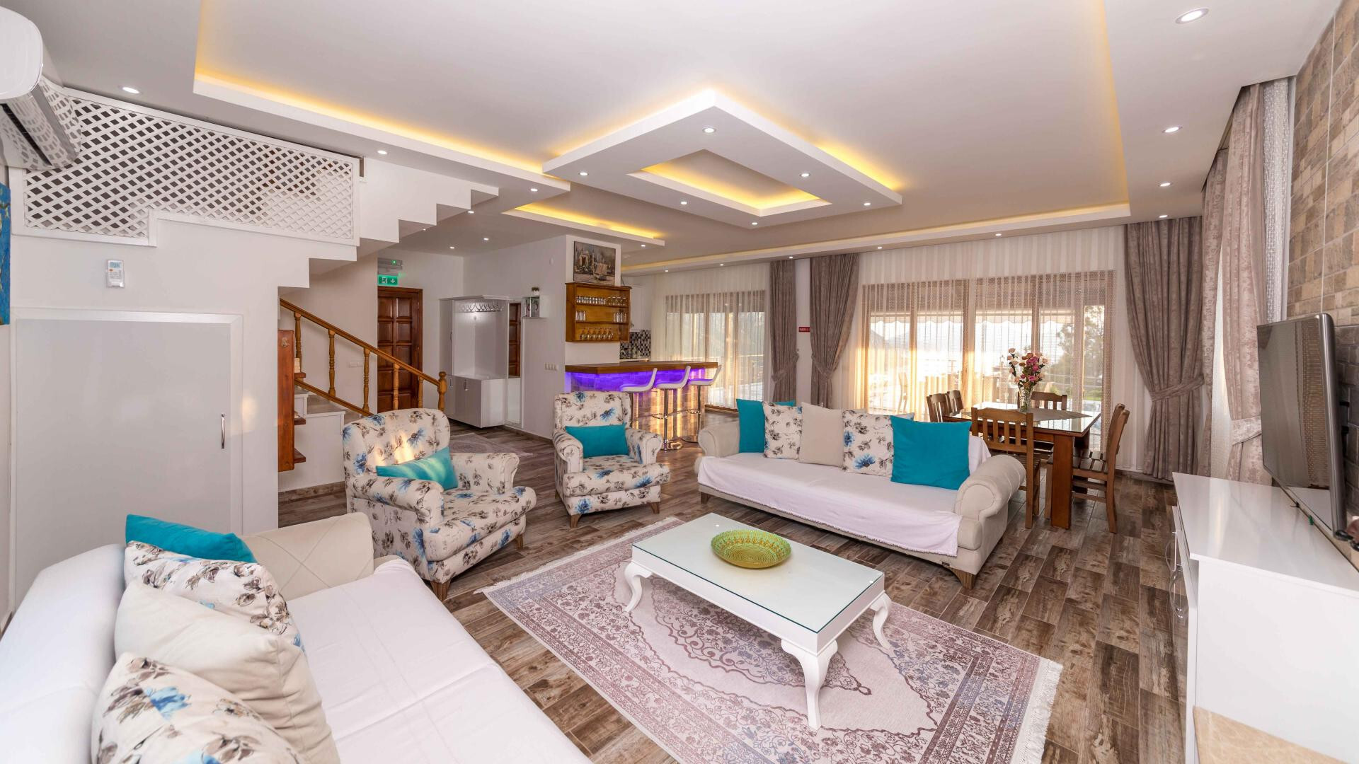 VBK85479 Villa Booking