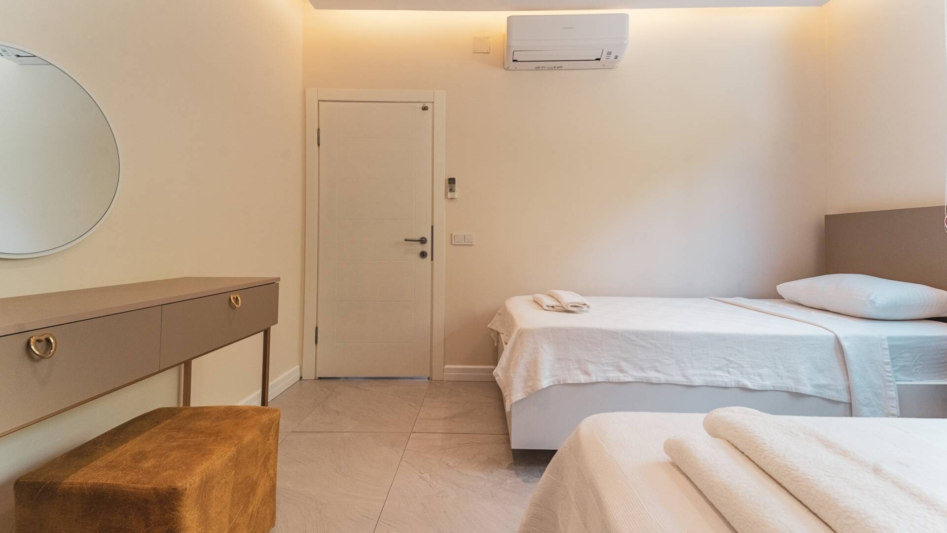 VBK56097 Villa Booking