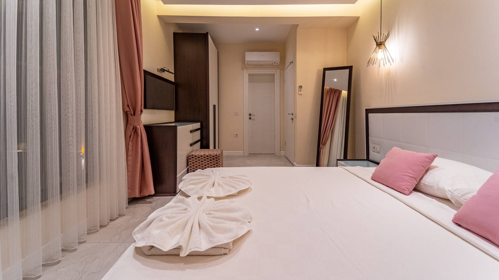 VBK56097 Villa Booking