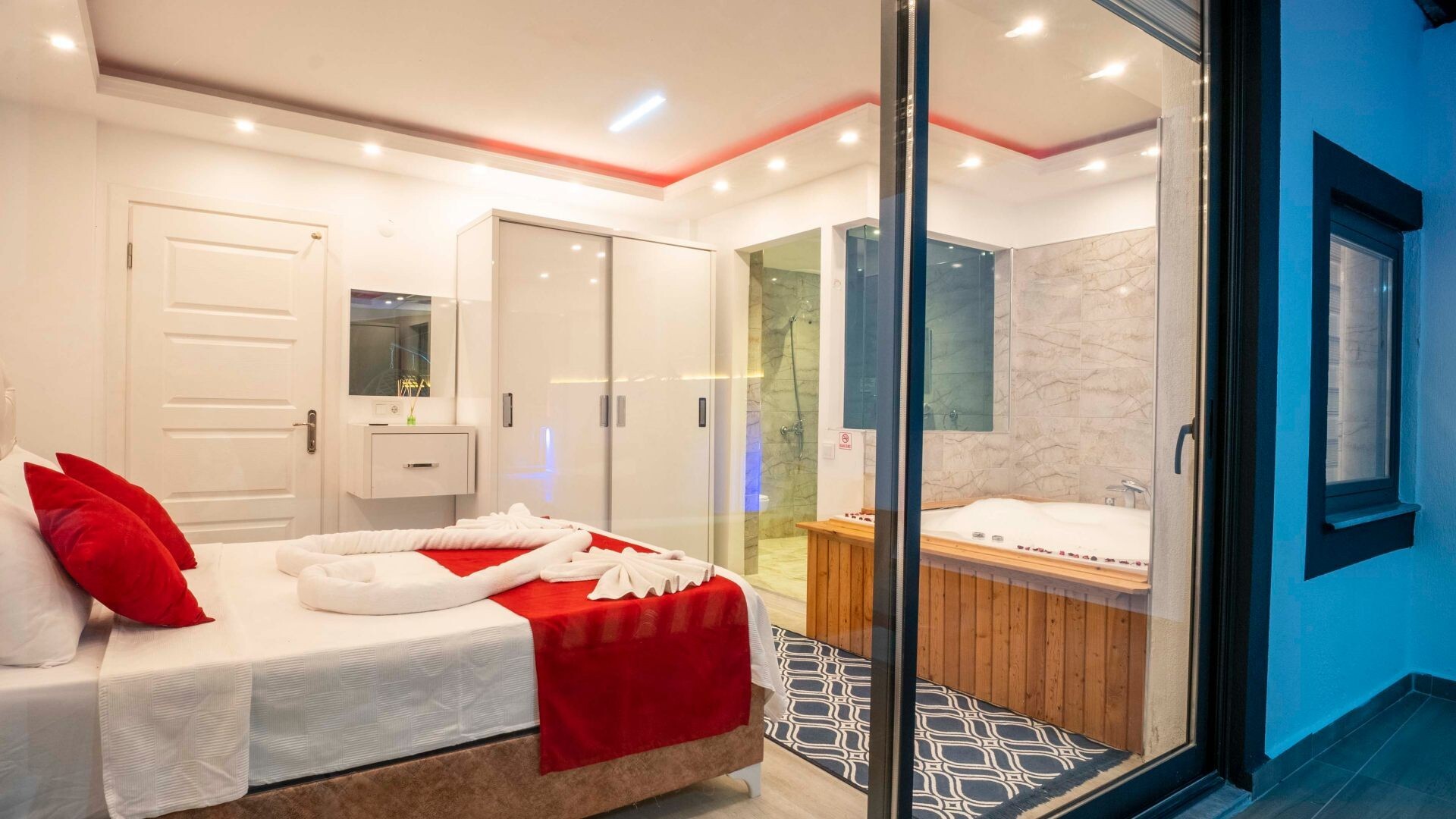 VBK43729 Villa Booking