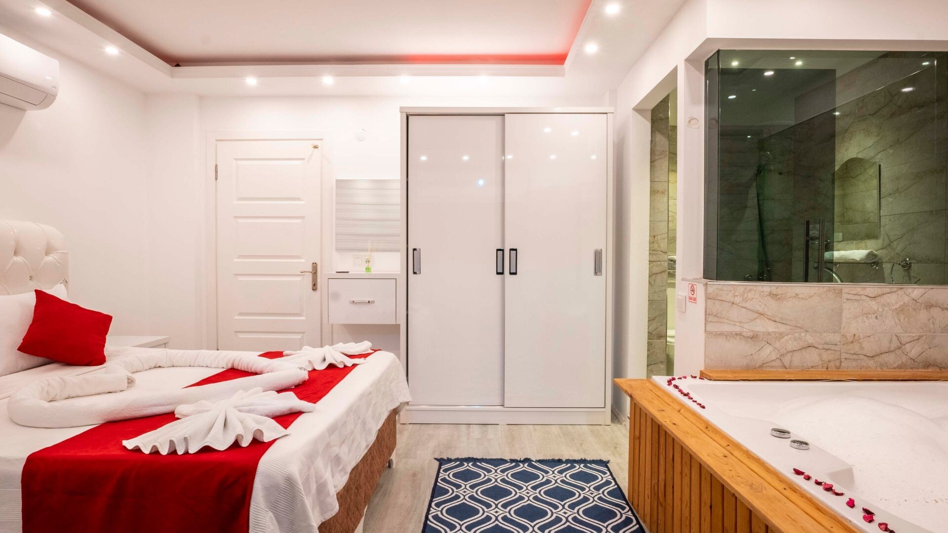 VBK43729 Villa Booking