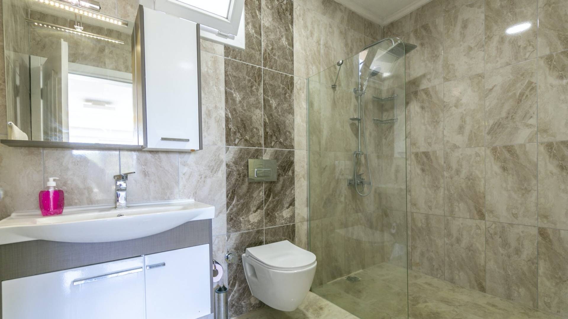 VBK40667 Villa Booking