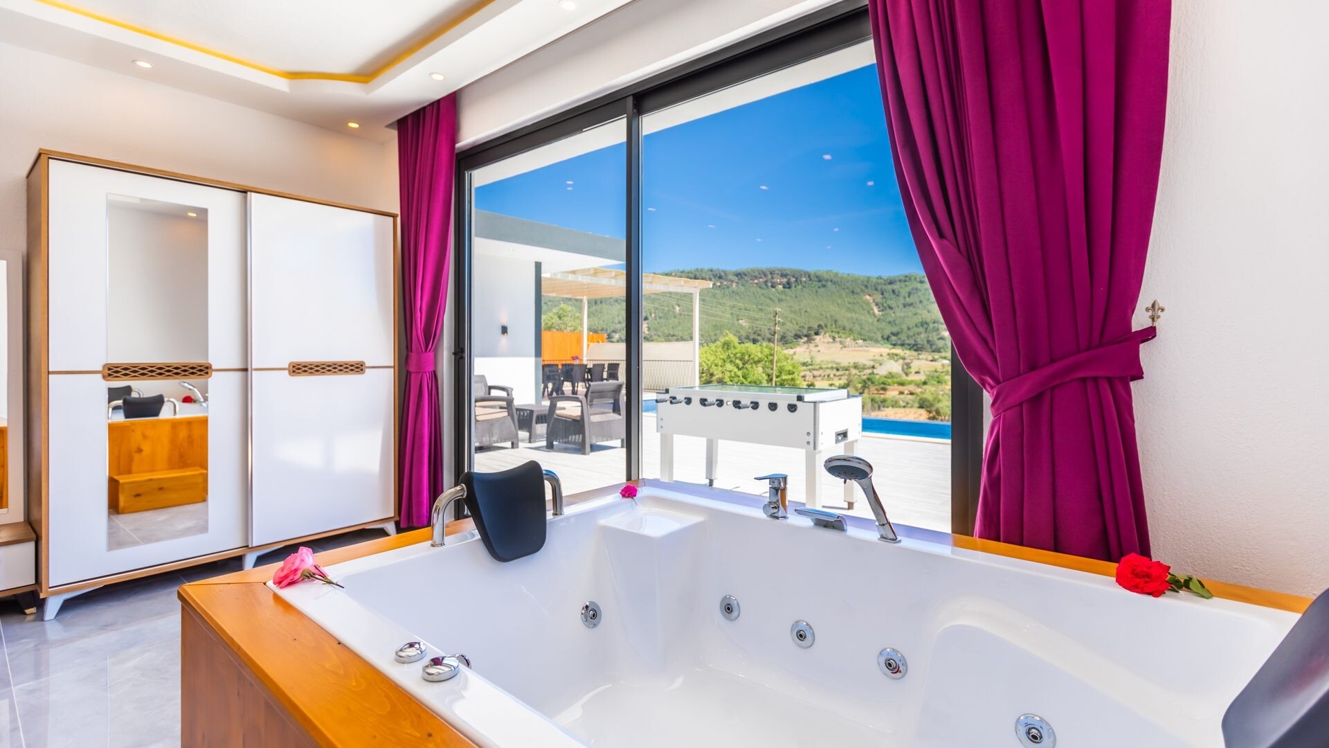 VBK44343 Villa Booking