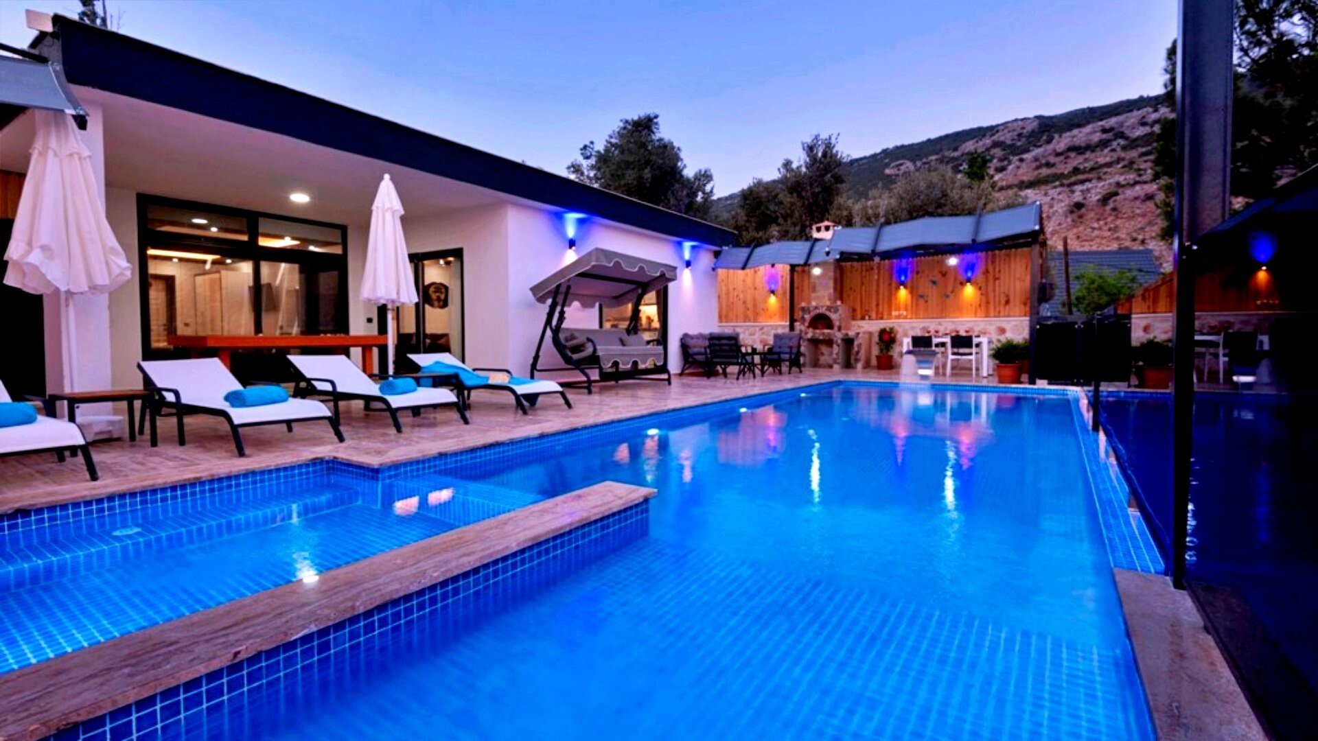 VBK77809 Villa Booking