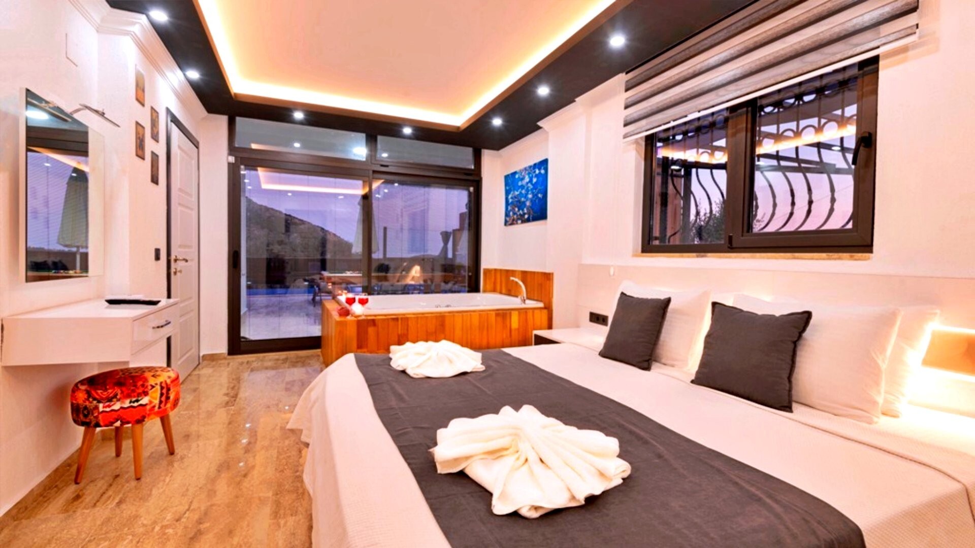 VBK77809 Villa Booking