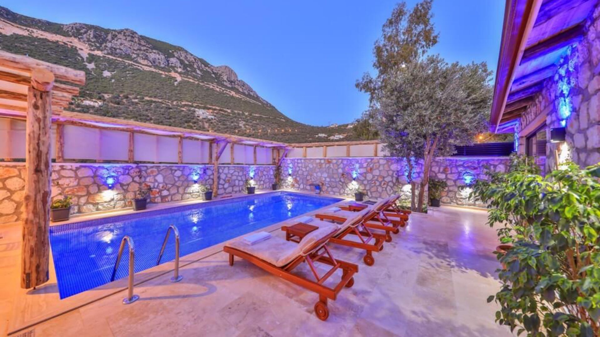 VBK58177 Villa Booking