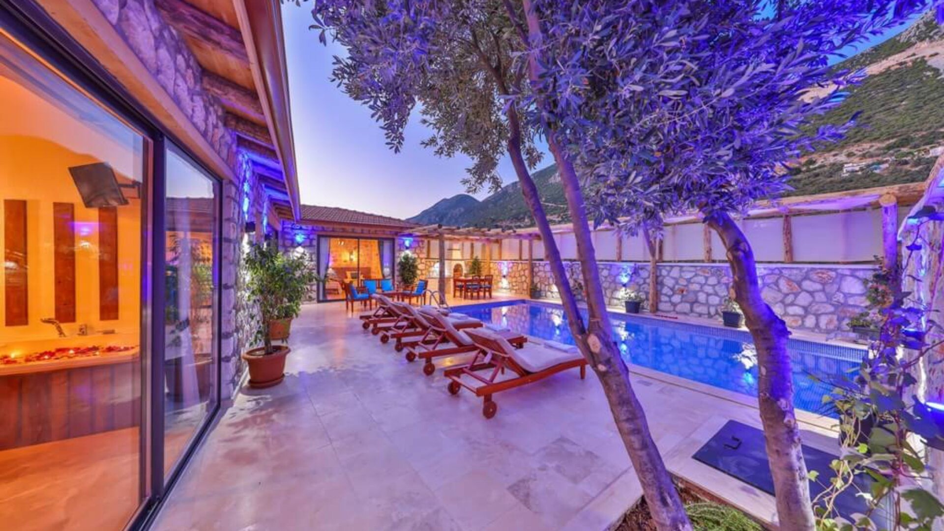 VBK58177 Villa Booking