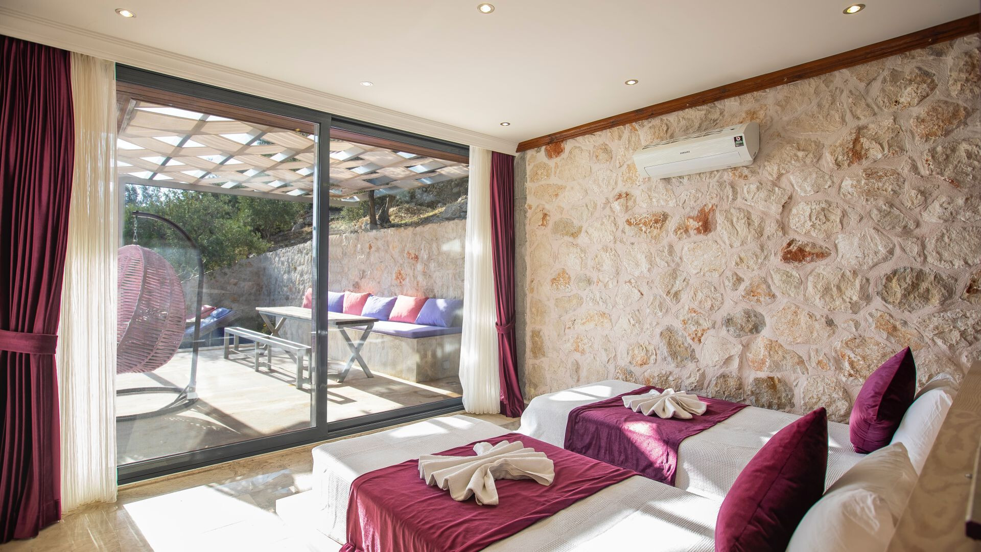 VBK66545 Villa Booking