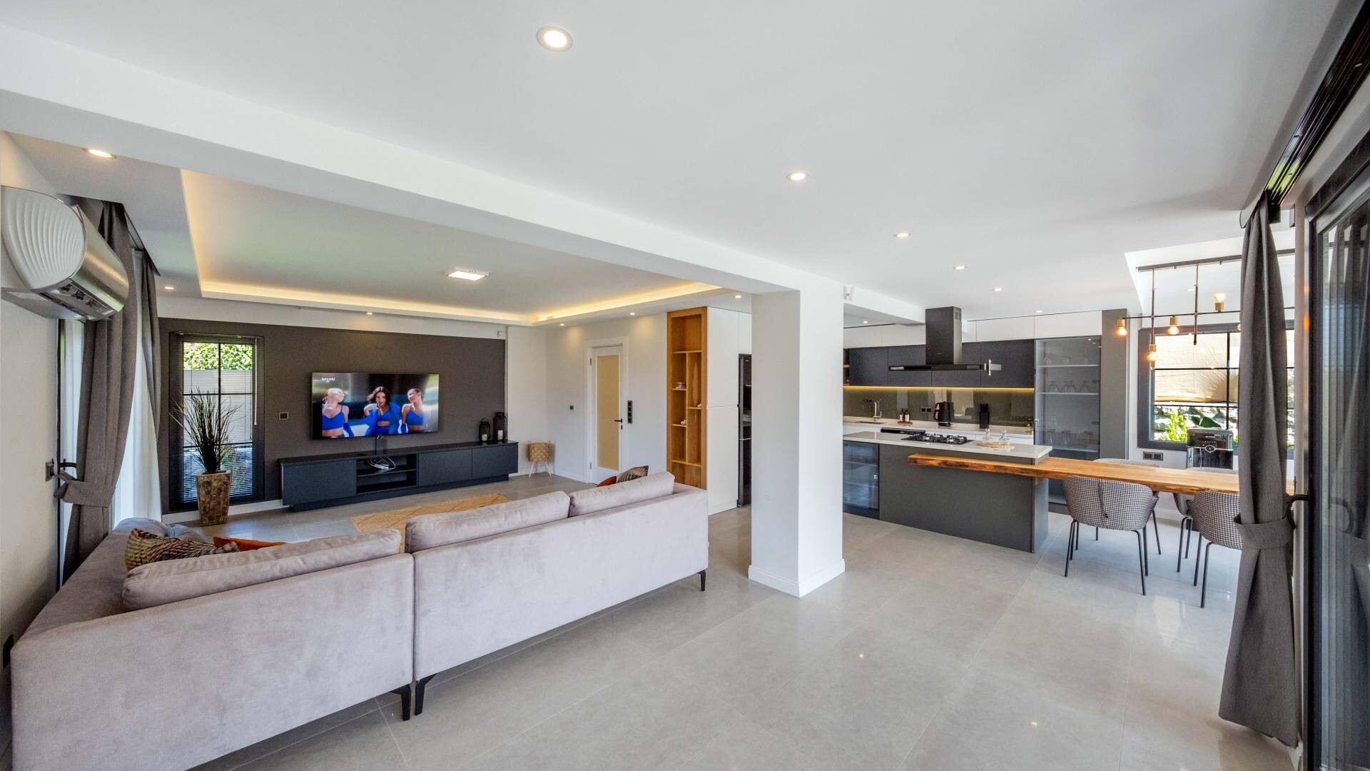 VBK42773 Villa Booking