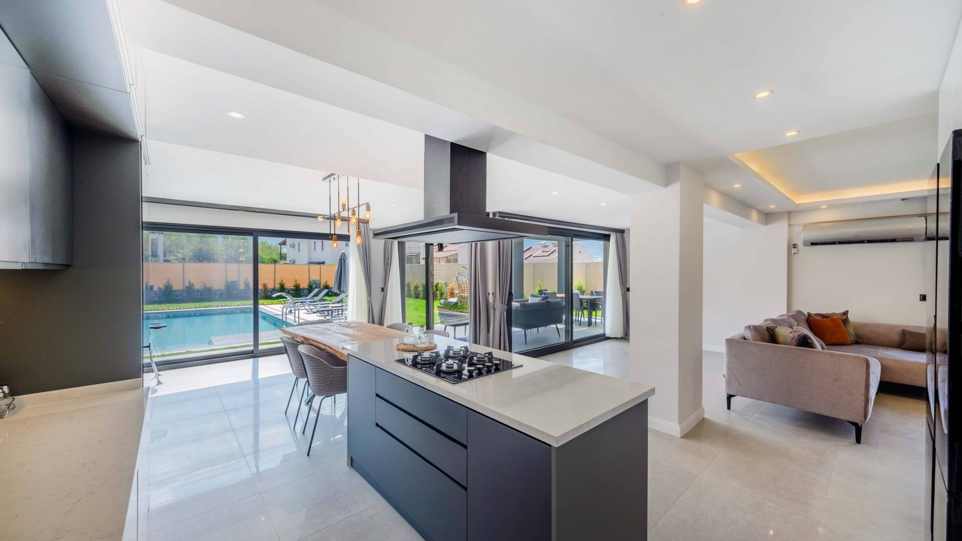 VBK42773 Villa Booking