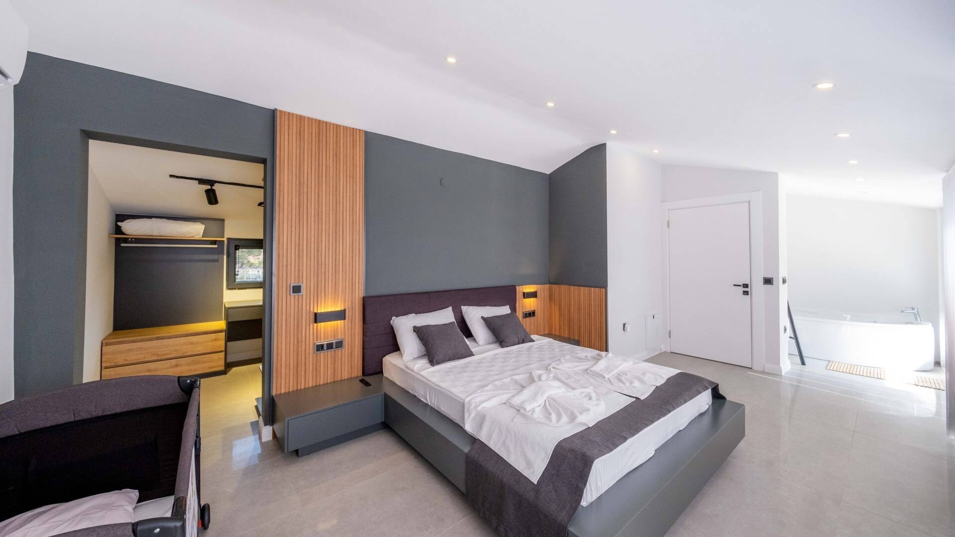 VBK42773 Villa Booking