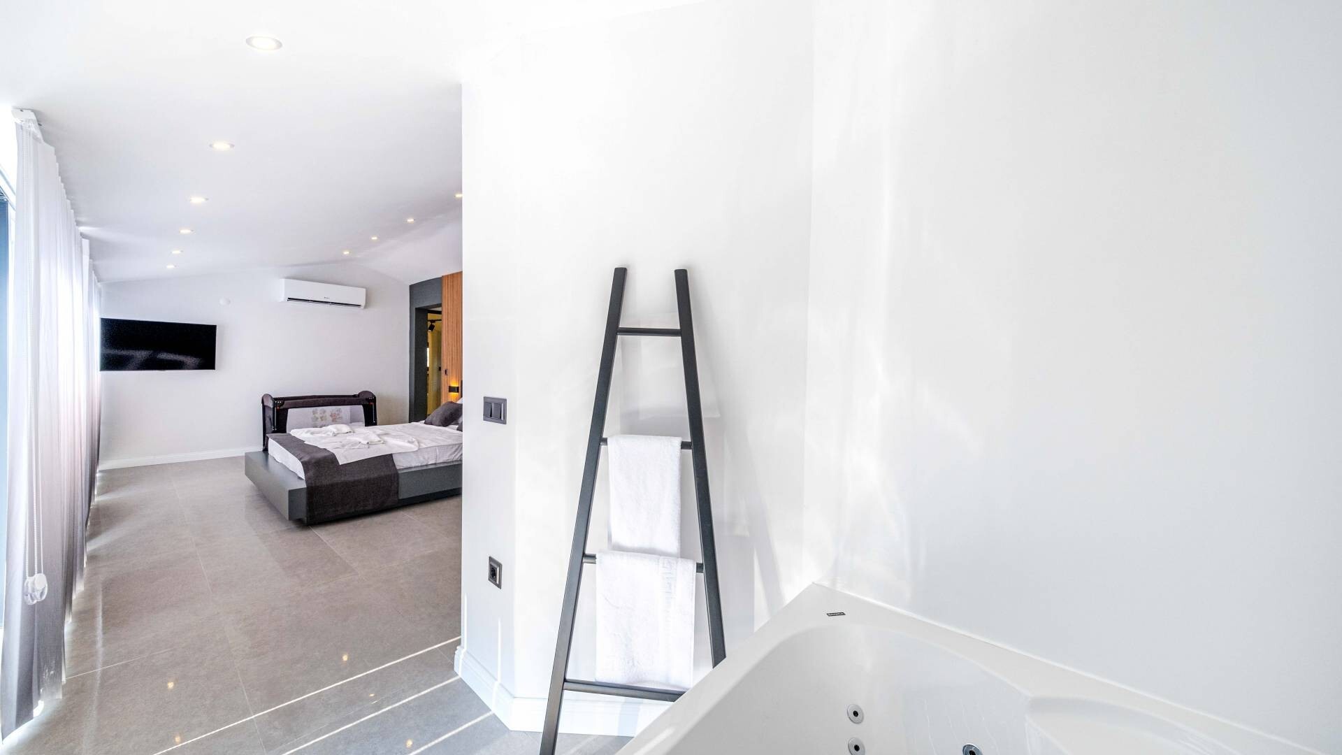 VBK42773 Villa Booking