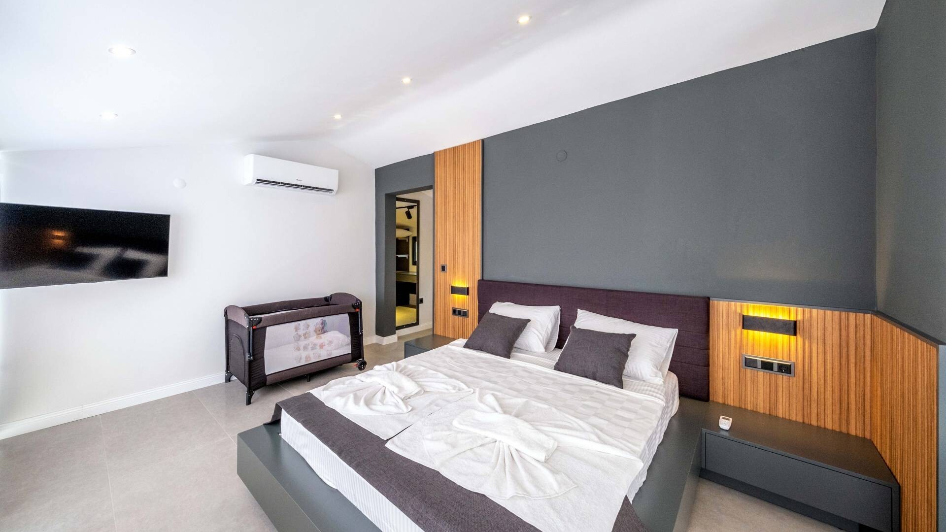 VBK42773 Villa Booking