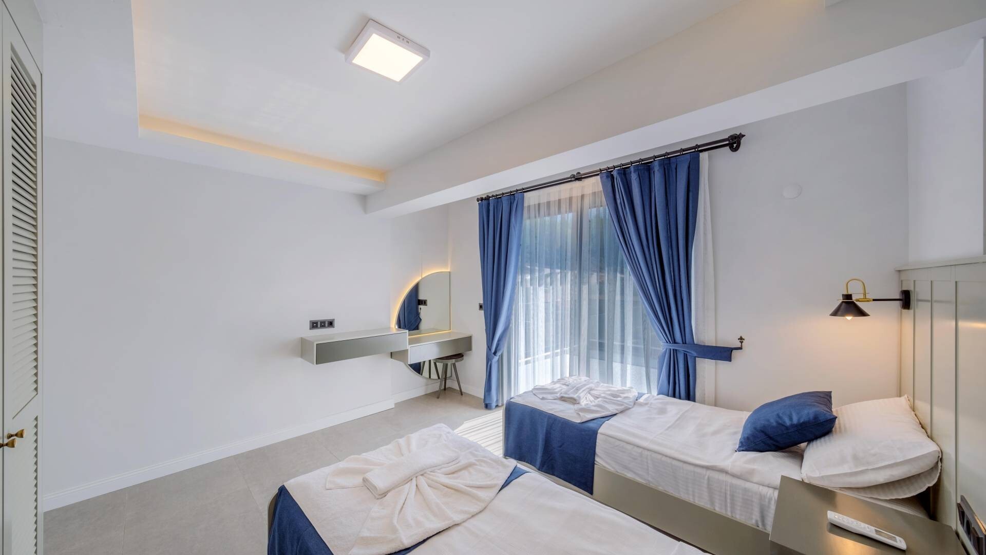 VBK42773 Villa Booking