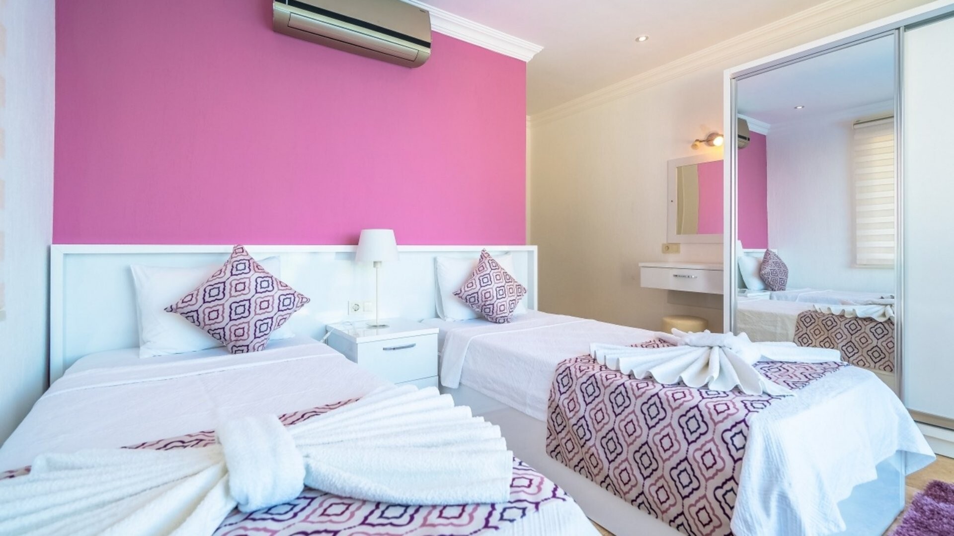 VBK70109 Villa Booking