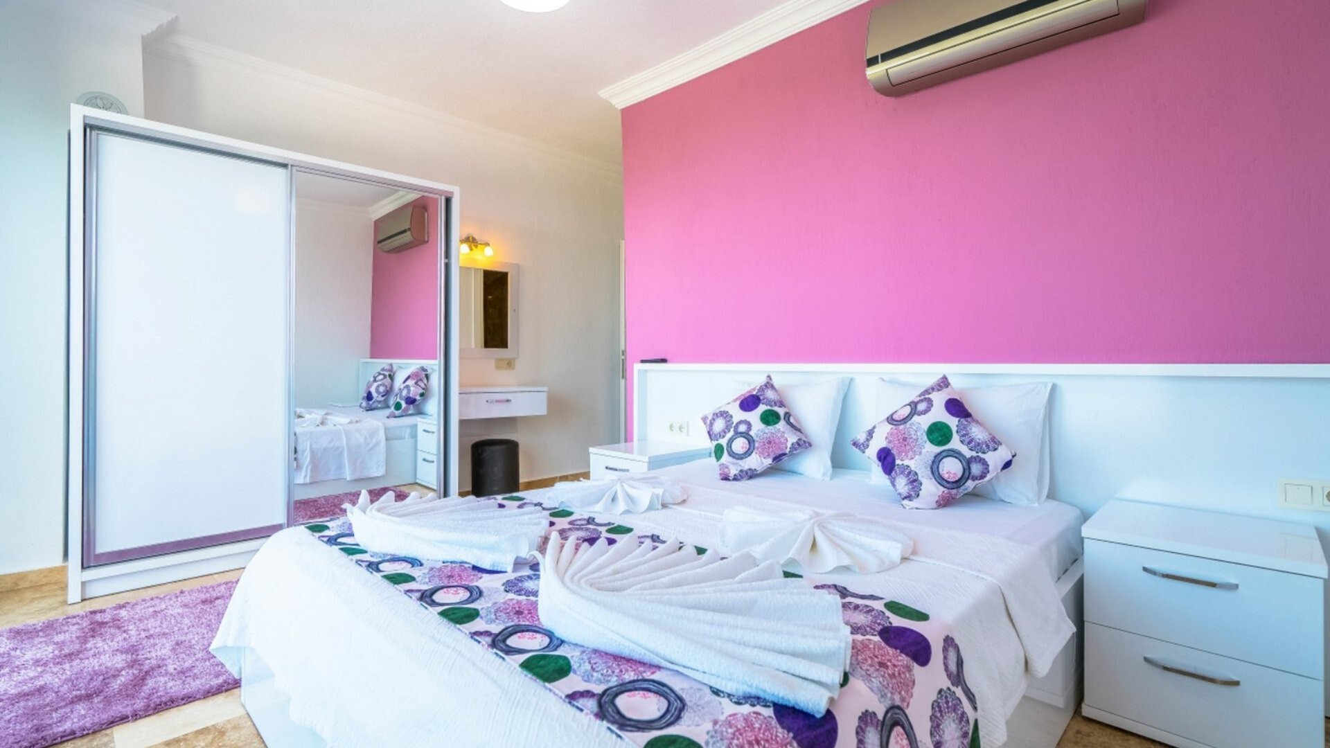 VBK70109 Villa Booking