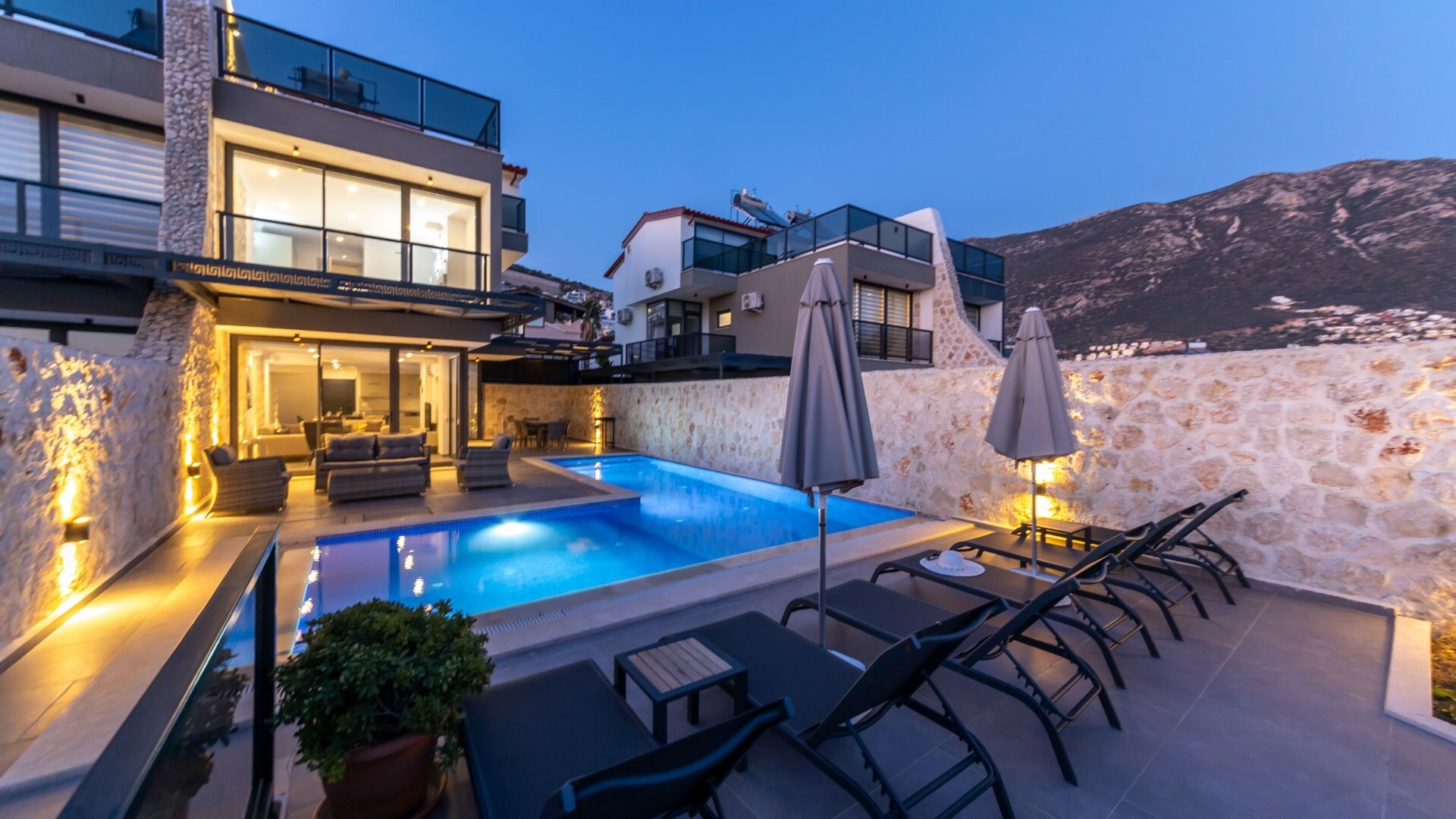 VBK12145 Villa Booking