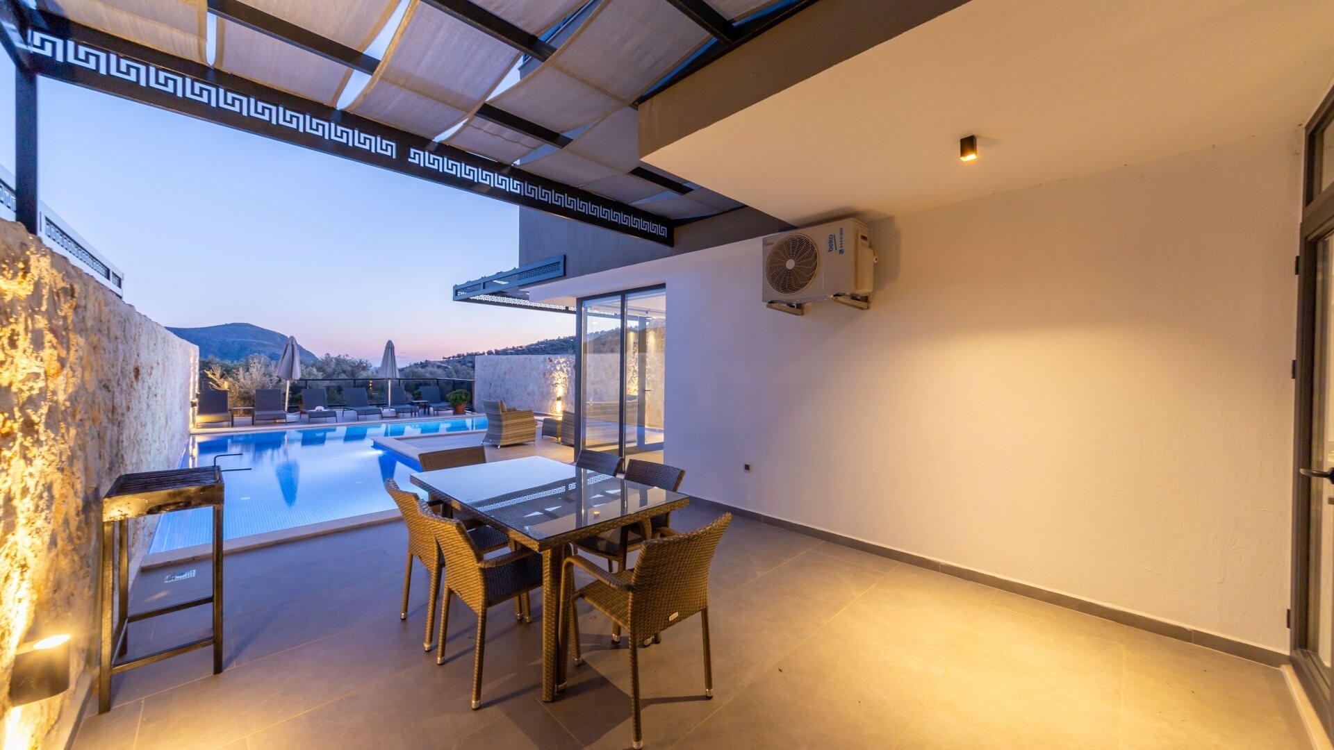 VBK12145 Villa Booking