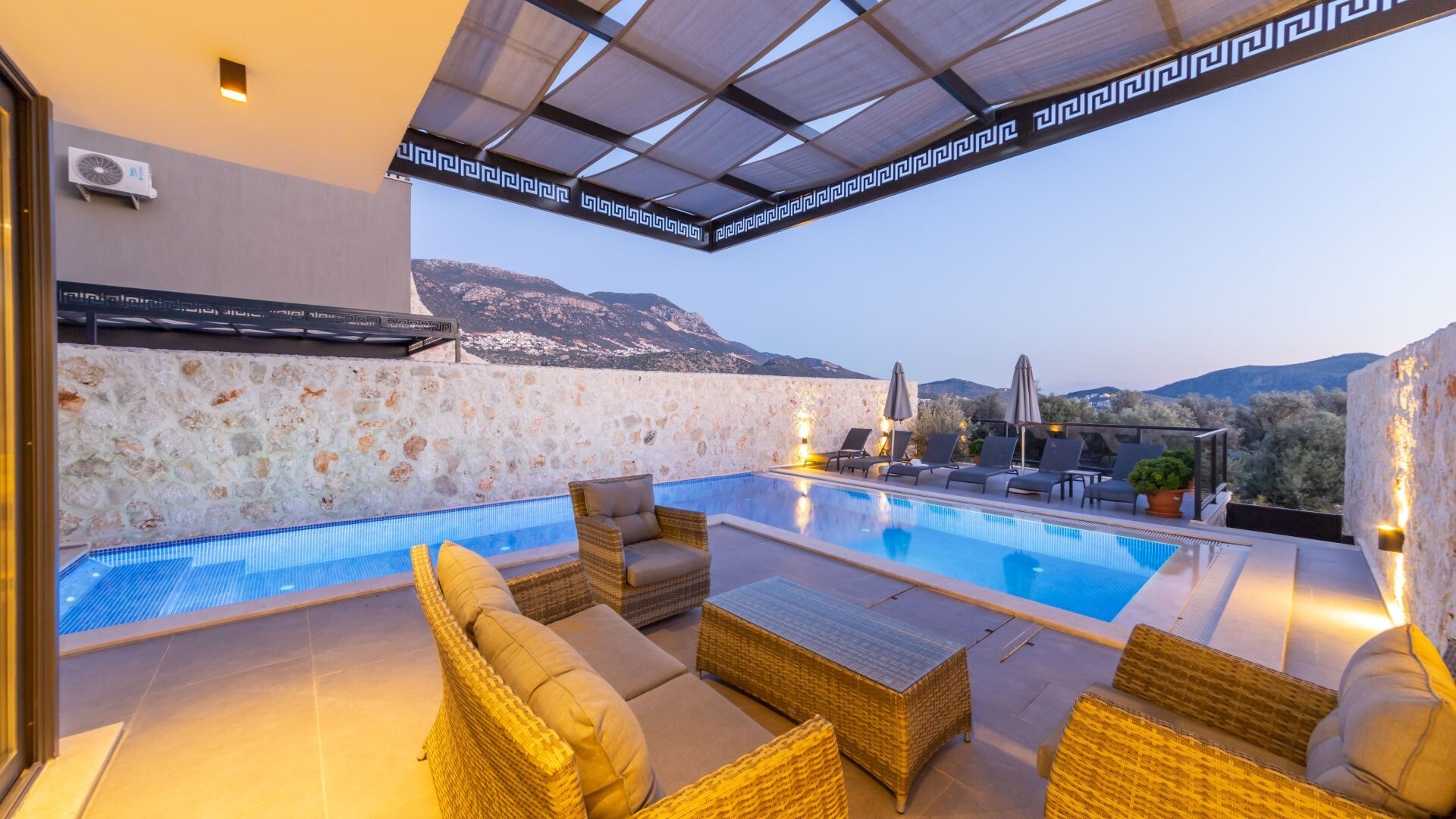 VBK12145 Villa Booking