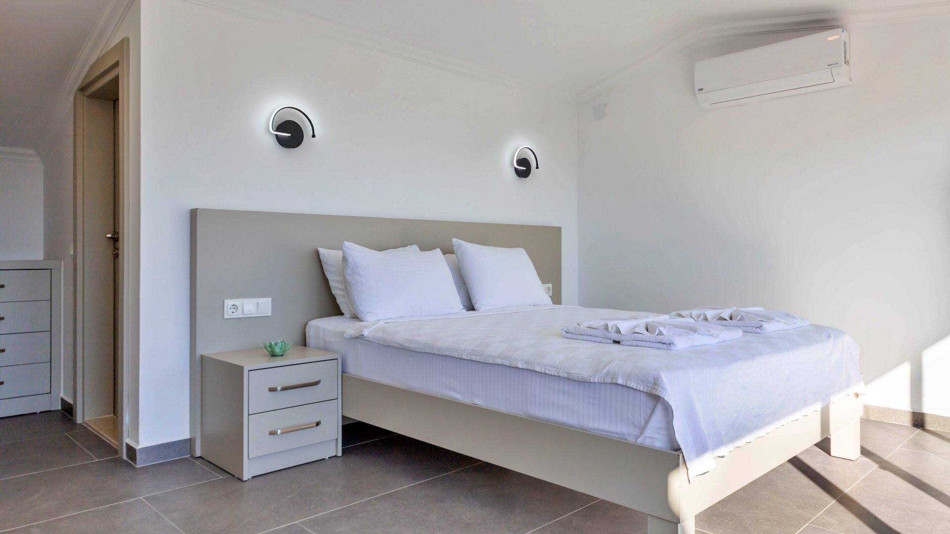 VBK12145 Villa Booking