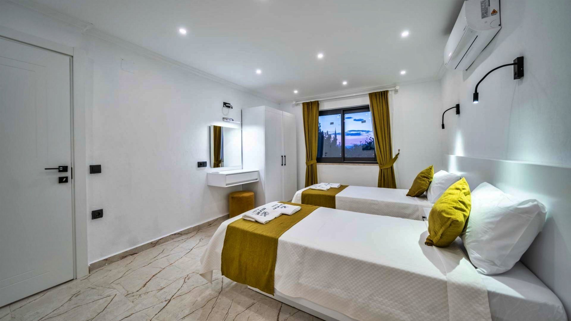 VBK61122 Villa Booking
