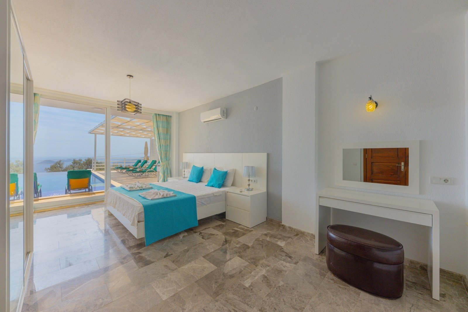 VBK50176 Villa Booking