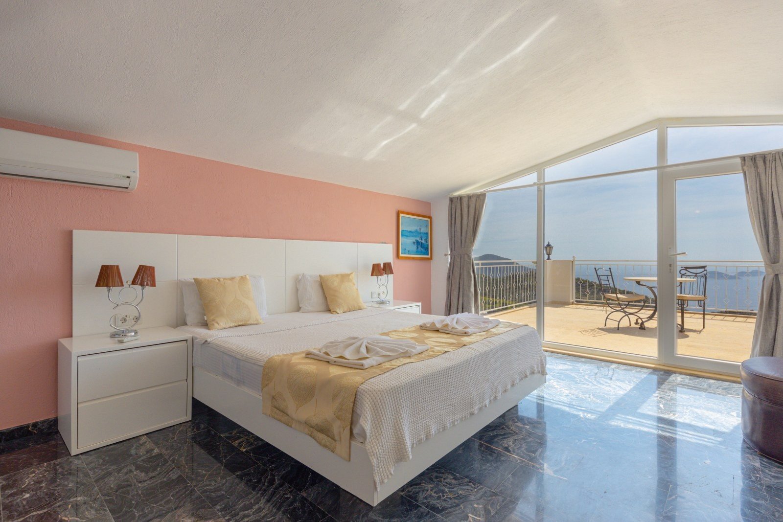 VBK50176 Villa Booking