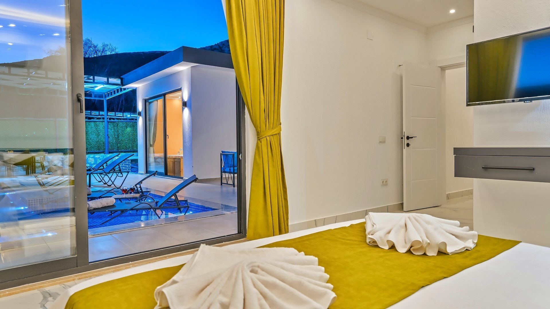 VBK53084 Villa Booking