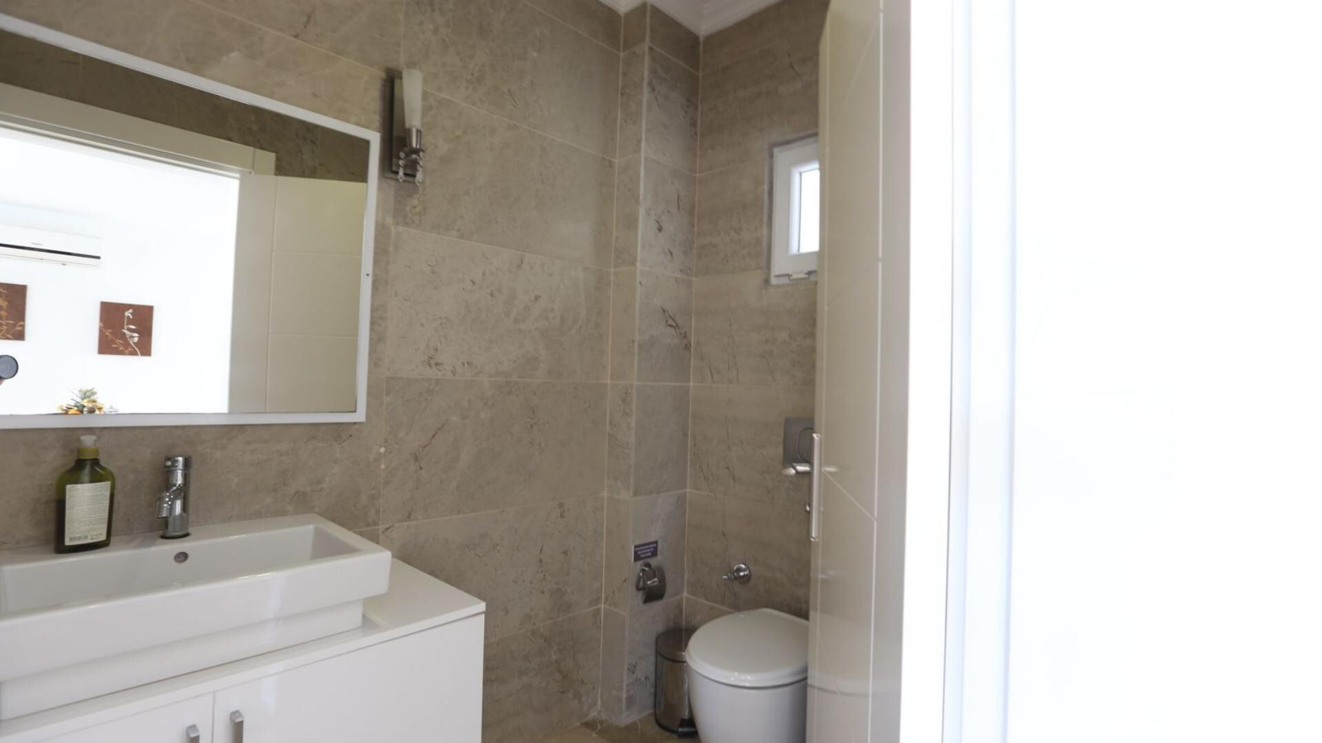 VBK17607 Villa Booking