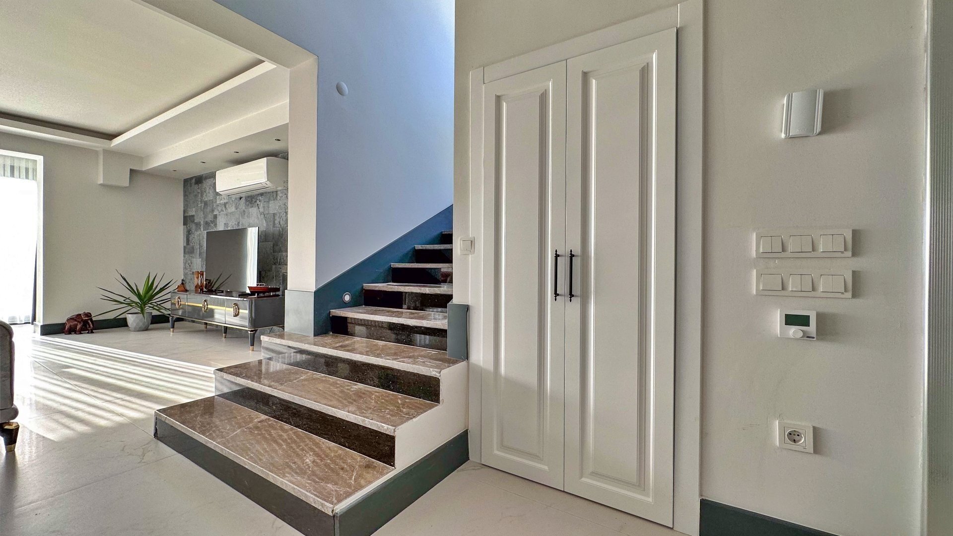 VBK60111 Villa Booking