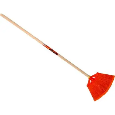 Метла TRUPER плоская с деревянным черенком