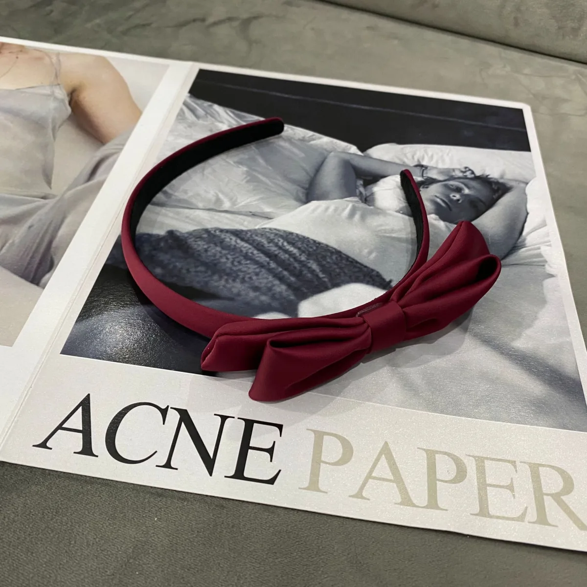 Ободок для волос с бантом из атласной ленты, гладкий нескользящий