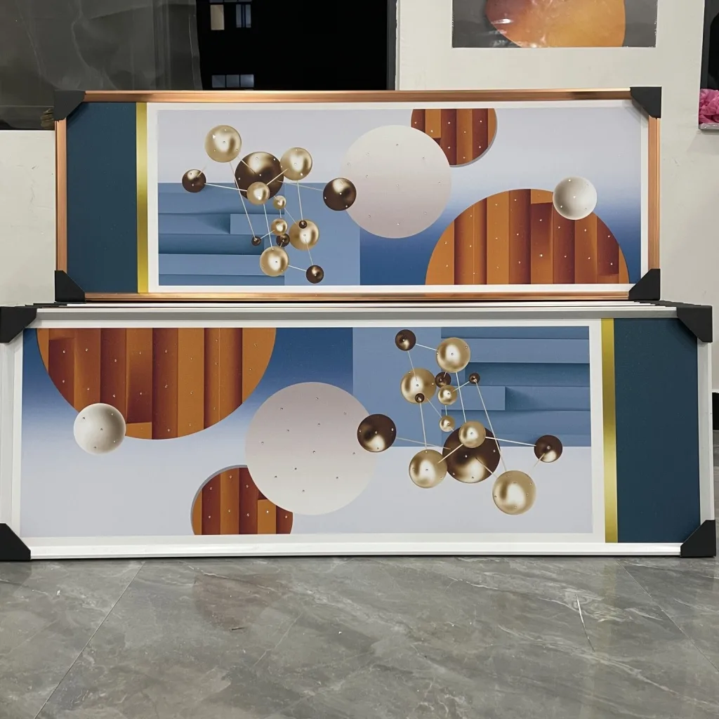 Декоративное панно 40x120 см с матовым и мерцающим золотым покрытием в раме