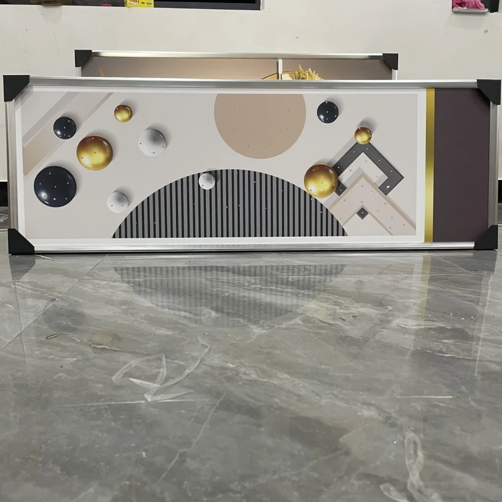 Декоративное панно 40x120 см с матовым и мерцающим золотым покрытием в раме