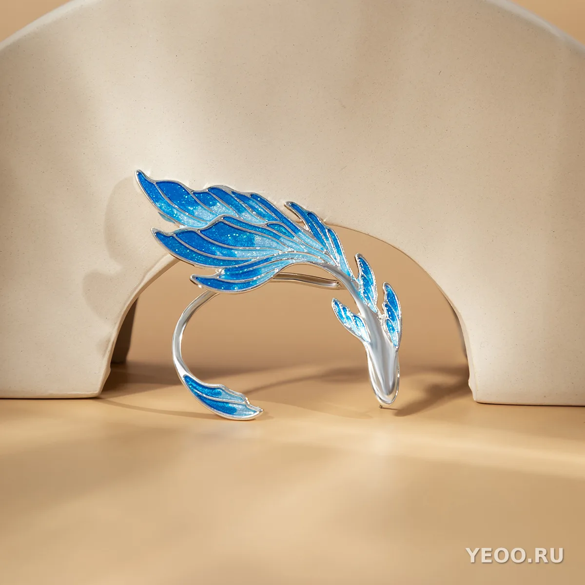 Серьги-клипсы в виде золотых рыбок с цветным рисунком