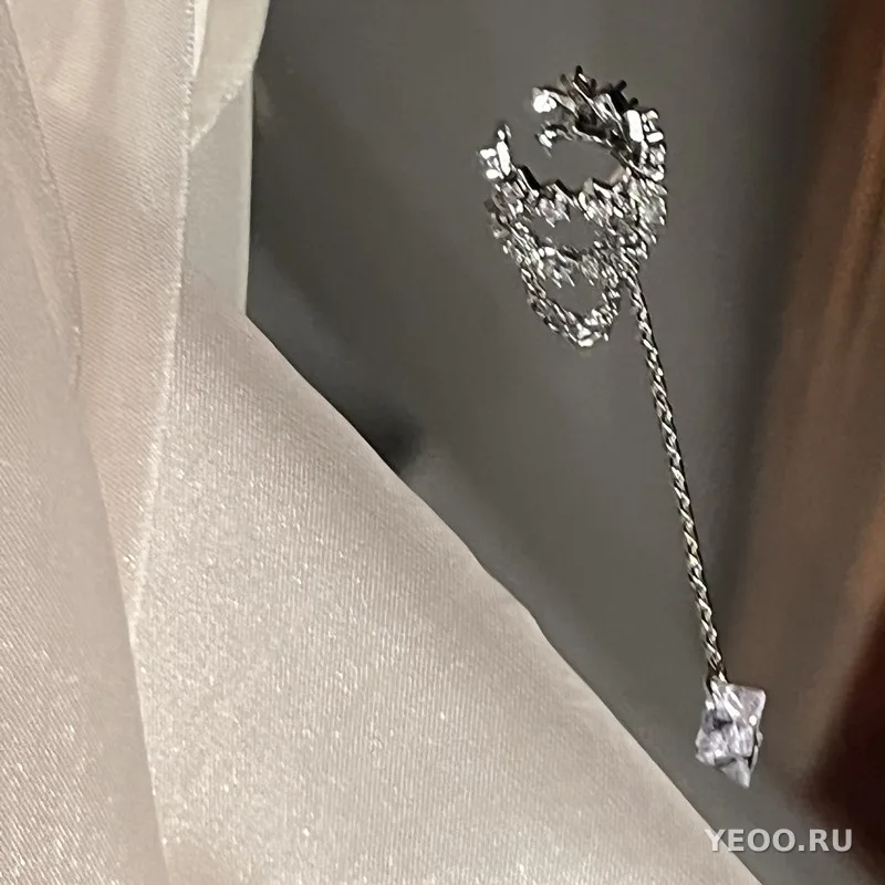 Серьги-клипсы длинные с кисточками и цирконием, металлические