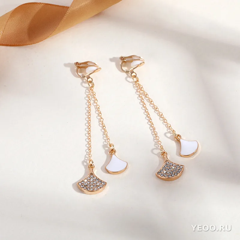 Серьги-клипсы треугольные с кисточками, металлические