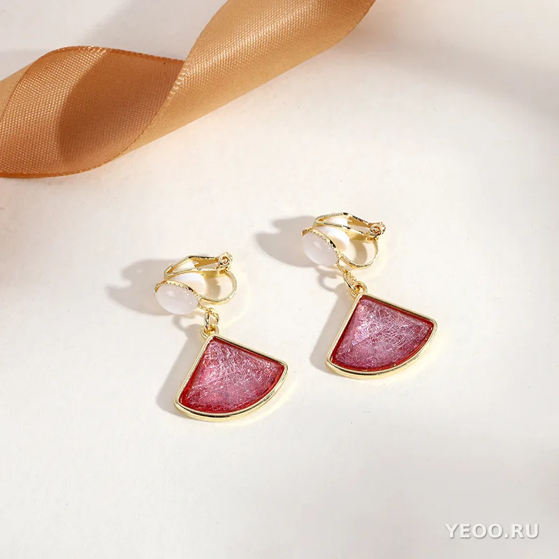 Серьги-клипсы треугольные с кисточками, металлические