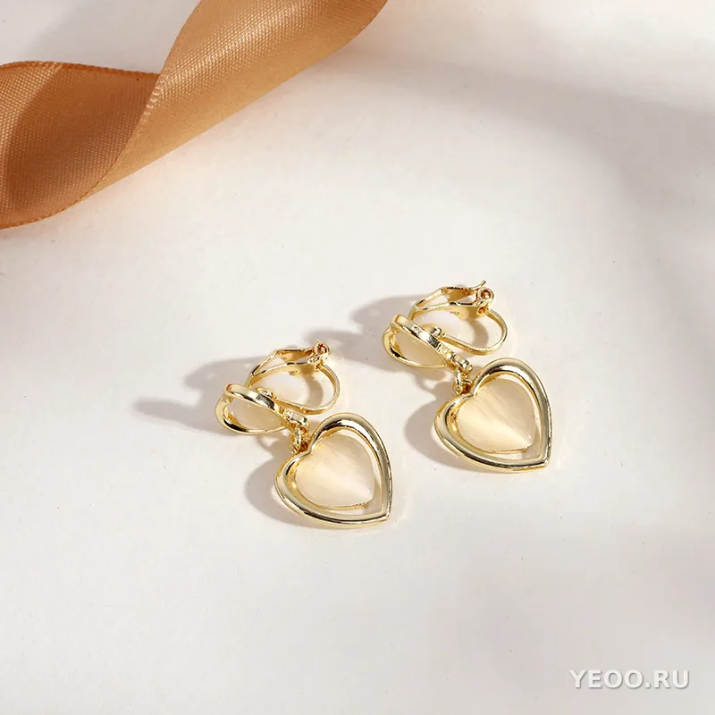 Серьги-клипсы треугольные с кисточками, металлические