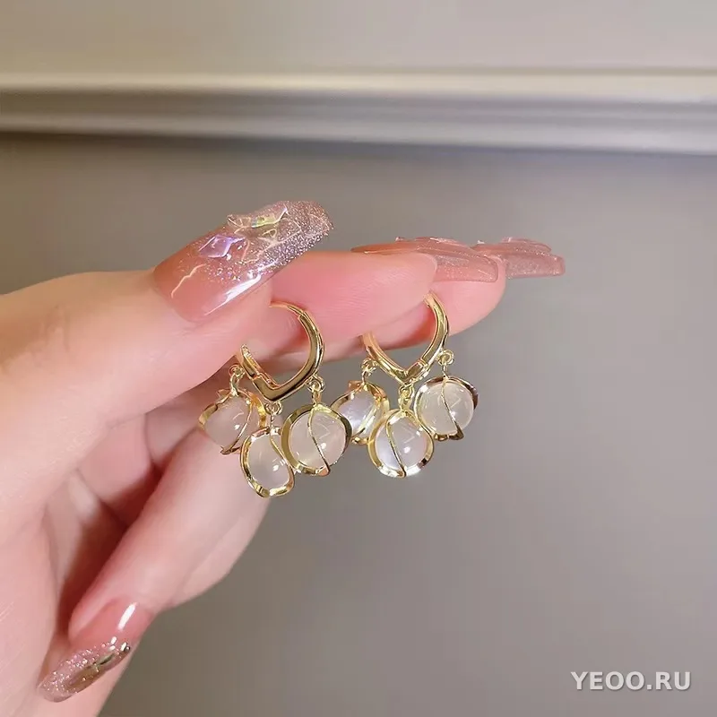 Сережки-подвески цветочные с кисточками на серебряной основе